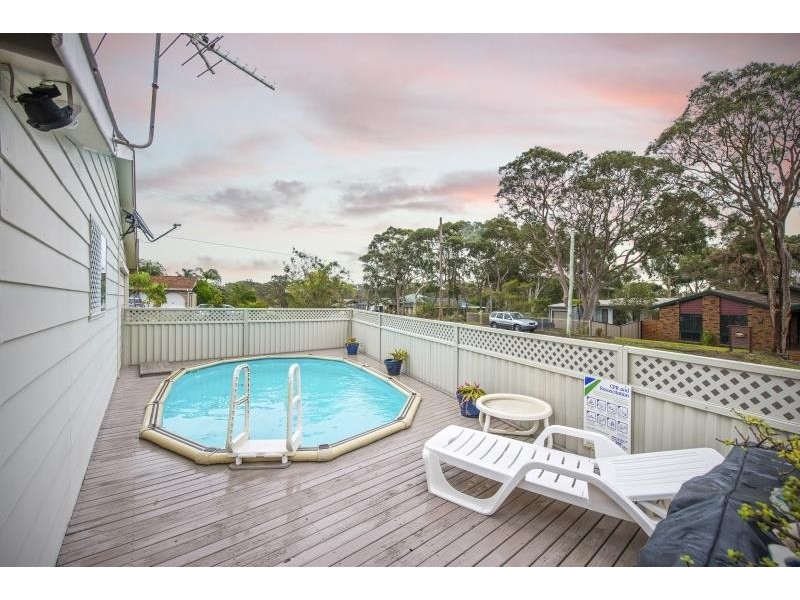 27 Kangaroo Ave, Lake Munmorah NSW 2259