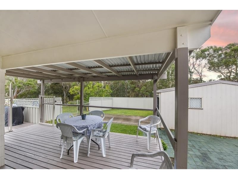 27 Kangaroo Ave, Lake Munmorah NSW 2259