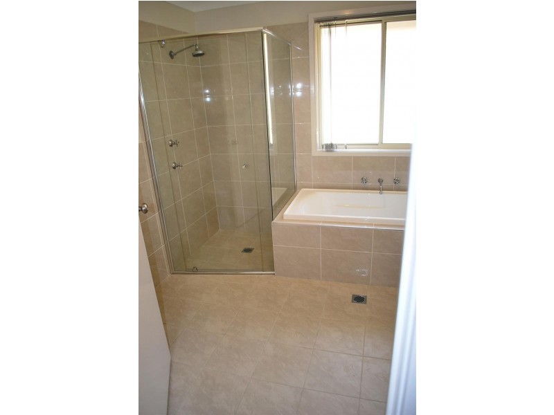 30 Bayberry Ave, Woongarrah NSW 2259