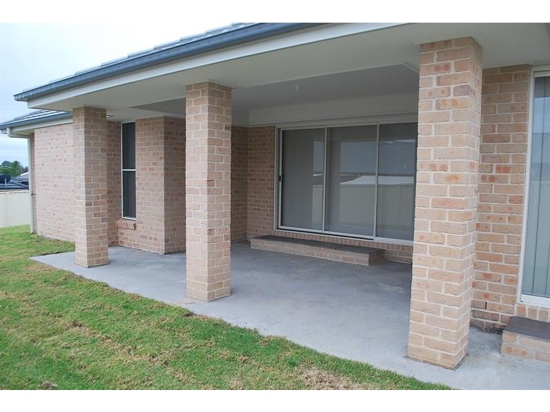 30 Bayberry Ave, Woongarrah NSW 2259