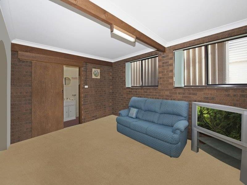 24 Grandview Pde, Gorokan NSW 2263