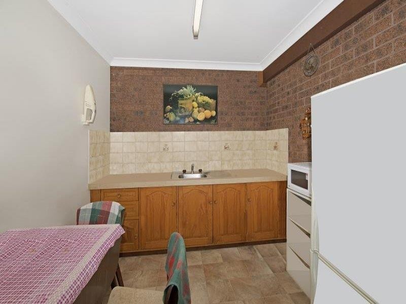 24 Grandview Pde, Gorokan NSW 2263