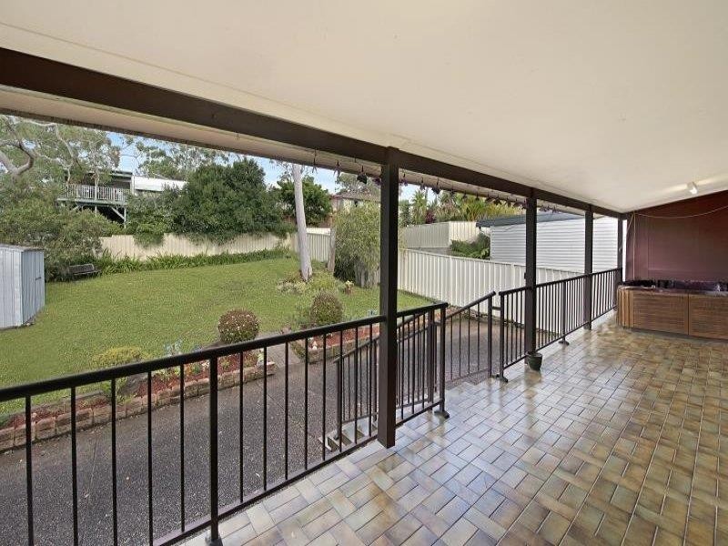 24 Grandview Pde, Gorokan NSW 2263