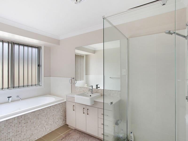 34 Grasstree Avenue, Woongarrah NSW 2259