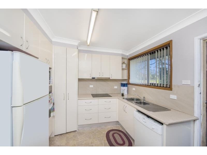 30 Craigie Ave, Kanwal NSW 2259
