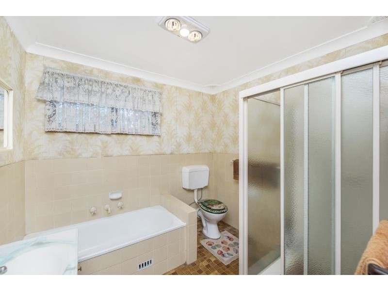 30 Craigie Ave, Kanwal NSW 2259
