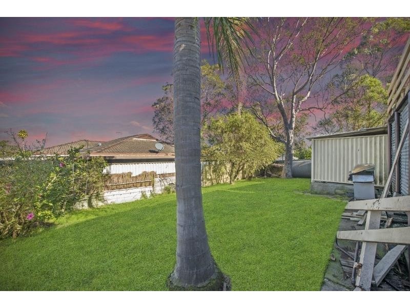 30 Craigie Ave, Kanwal NSW 2259