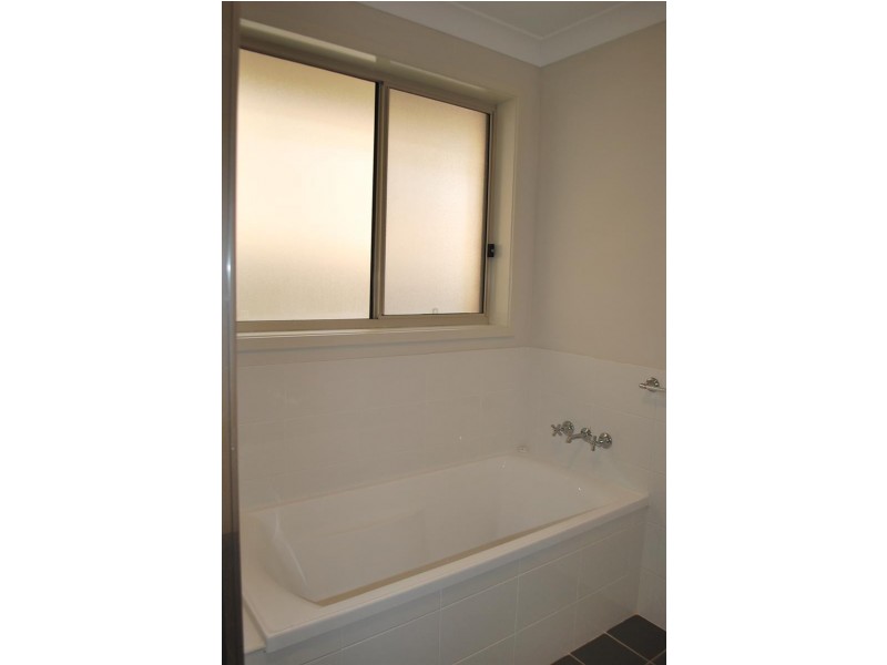 10 Farrier Cres, Hamlyn Terrace NSW 2259