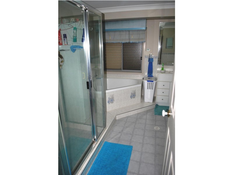 8 Tuscan Pl, Blue Haven NSW 2262