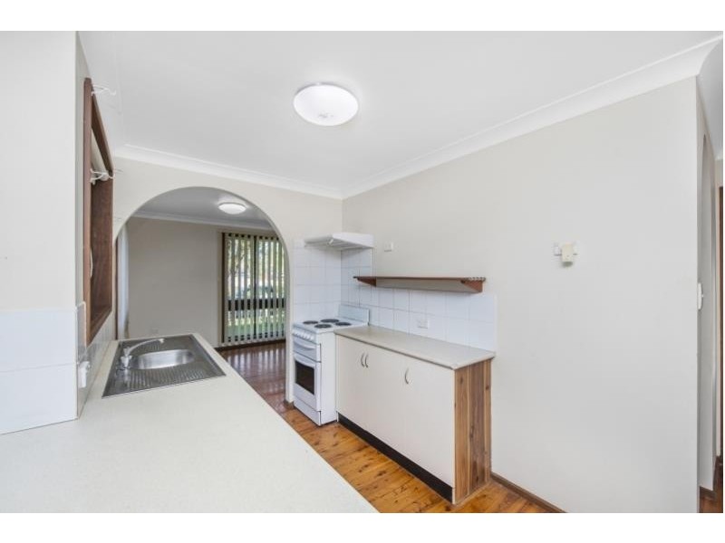 1 Kanimbla Ave, Charmhaven NSW 2263