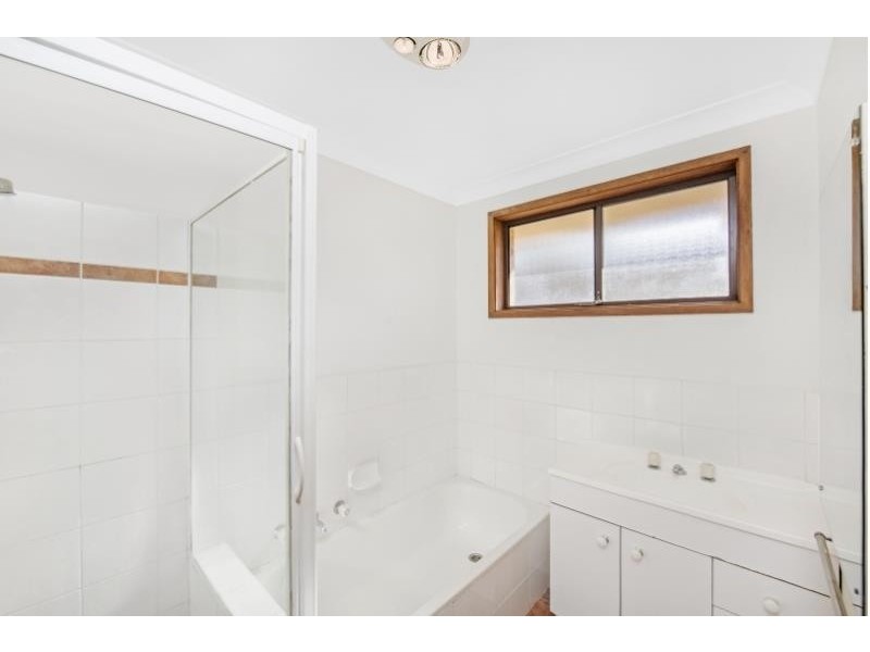 1 Kanimbla Ave, Charmhaven NSW 2263