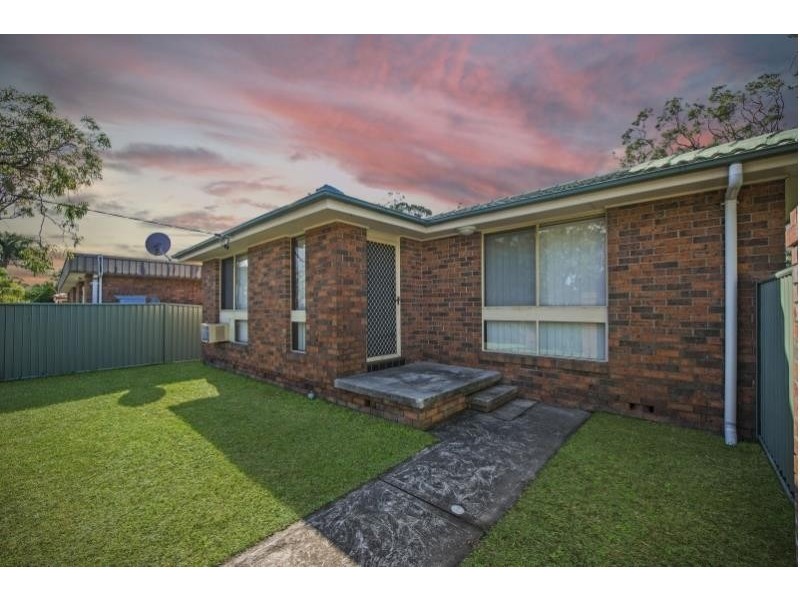 1 Kanimbla Ave, Charmhaven NSW 2263
