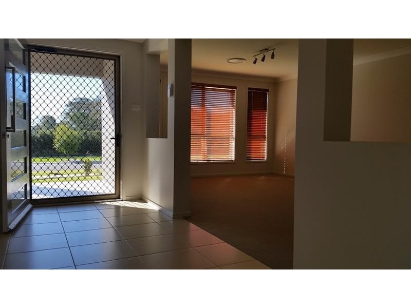 16 Ellalong Way, Woongarrah NSW 2259