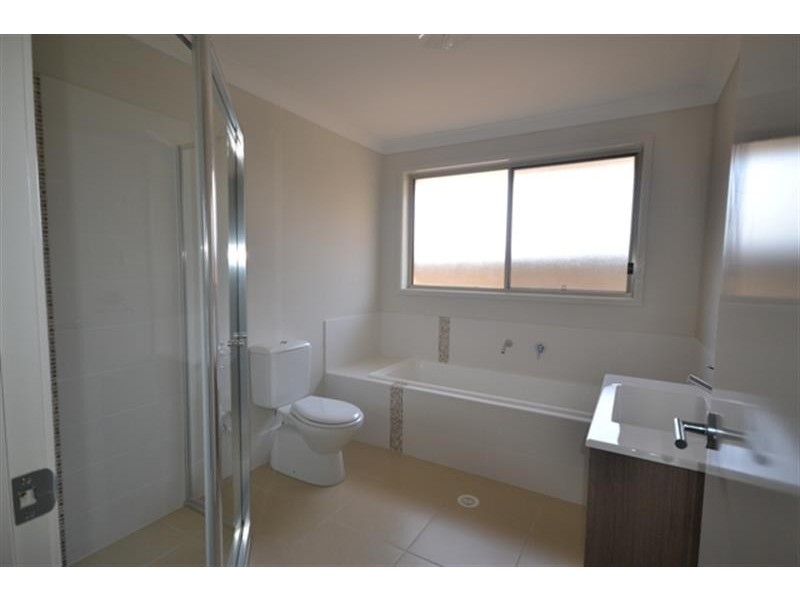 16 Ellalong Way, Woongarrah NSW 2259