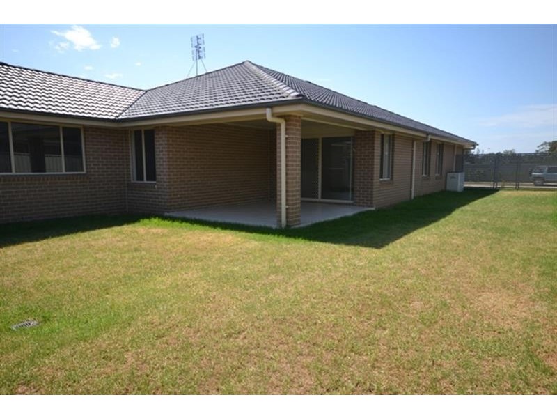 16 Ellalong Way, Woongarrah NSW 2259