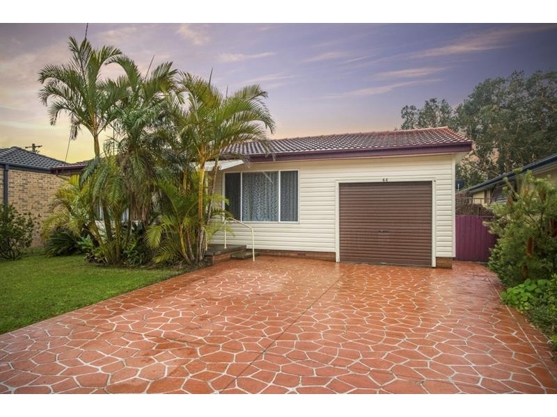 44 Crossingham St, Toukley NSW 2263