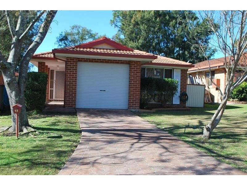 13 Tandara Cl, Blue Haven NSW 2262