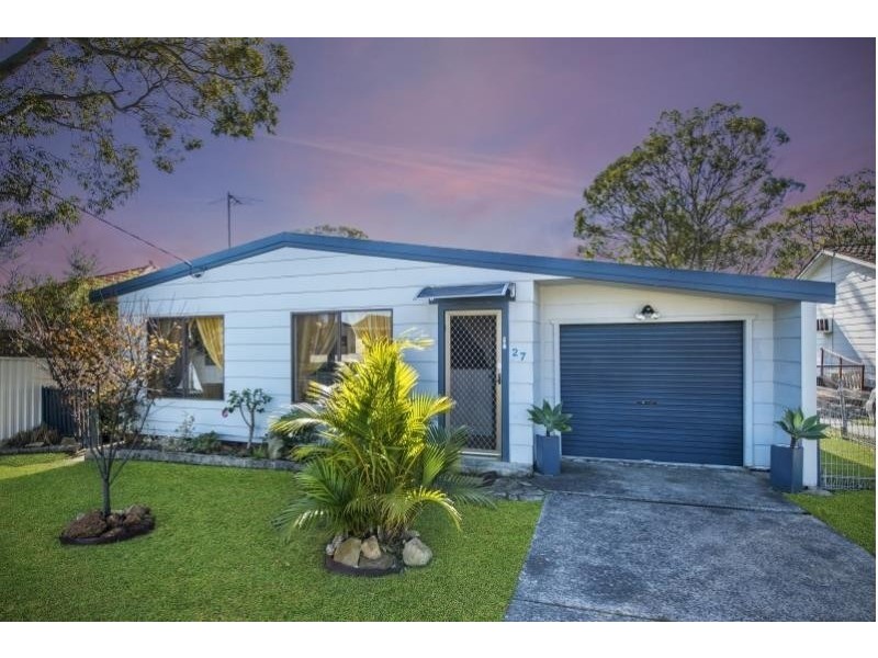 27 Manuka Pde, Gorokan NSW 2263