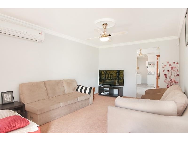 3 Leaf Pl, Hamlyn Terrace NSW 2259