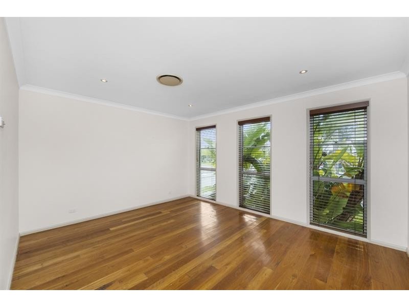 6 Mathews St, Norah Head NSW 2263