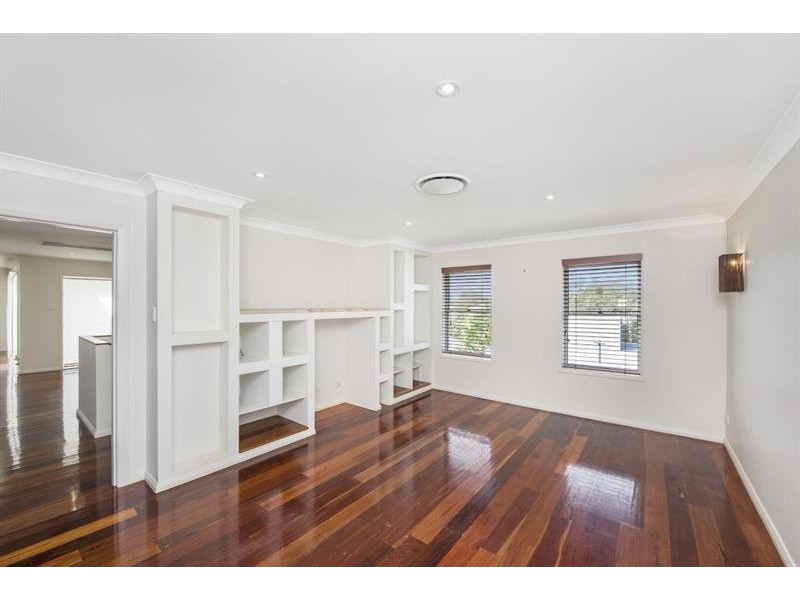 6 Mathews St, Norah Head NSW 2263