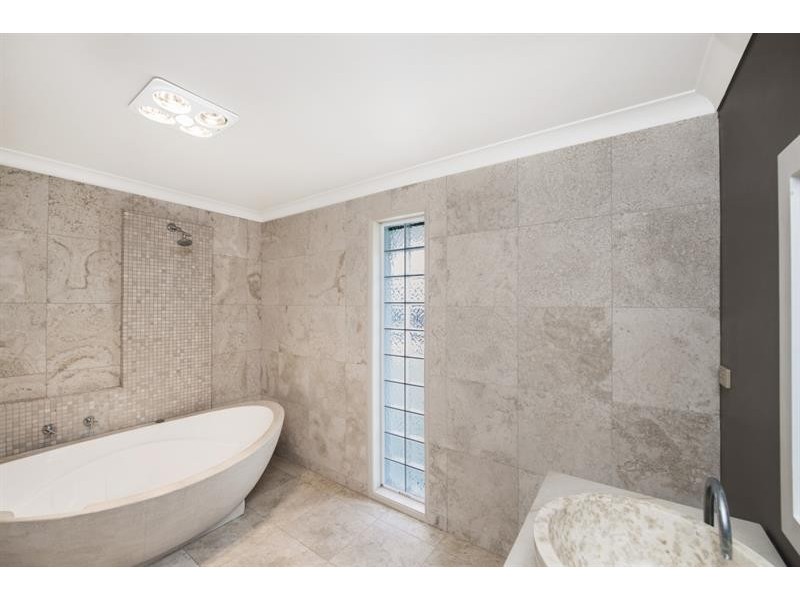 6 Mathews St, Norah Head NSW 2263