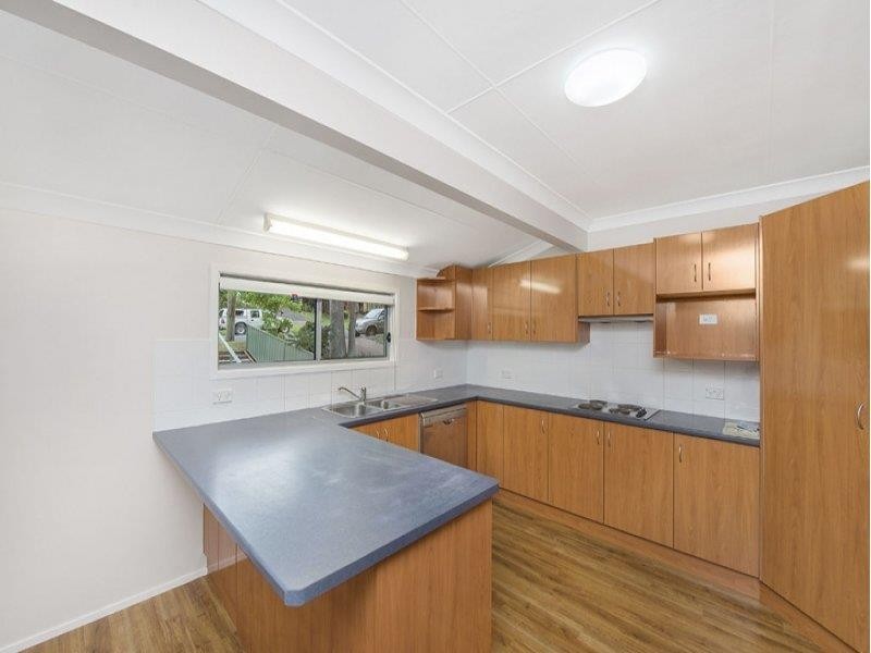 17 Donegal St, Berkeley Vale NSW 2261