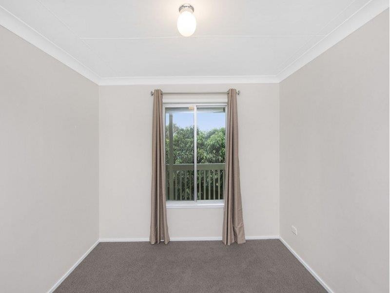 17 Donegal St, Berkeley Vale NSW 2261