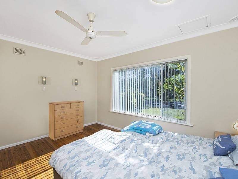 39 Dunvegan St, Mannering Park NSW 2259