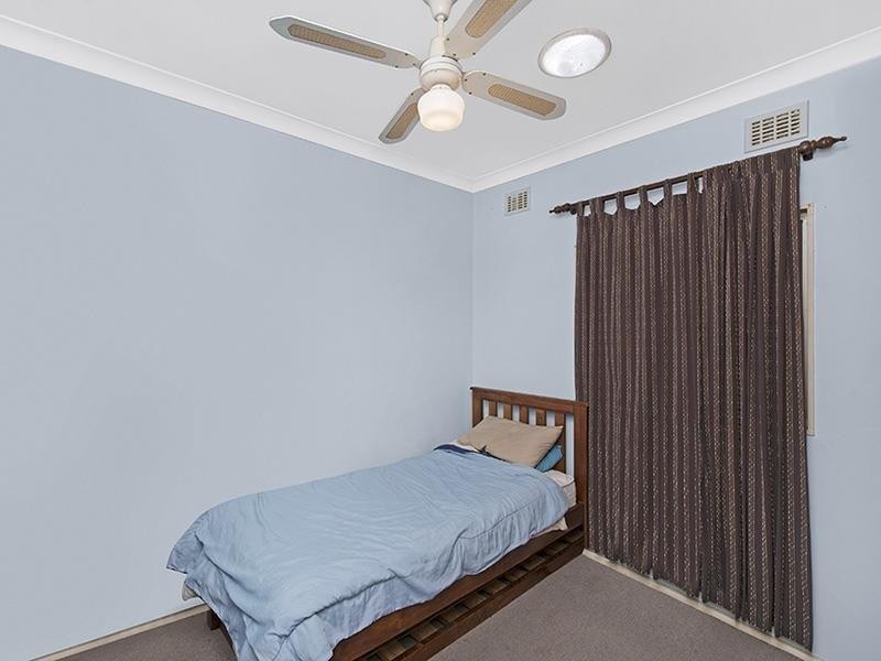39 Dunvegan St, Mannering Park NSW 2259