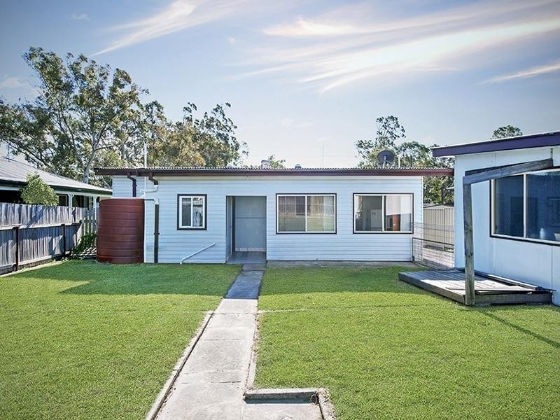 39 Dunvegan St, Mannering Park NSW 2259