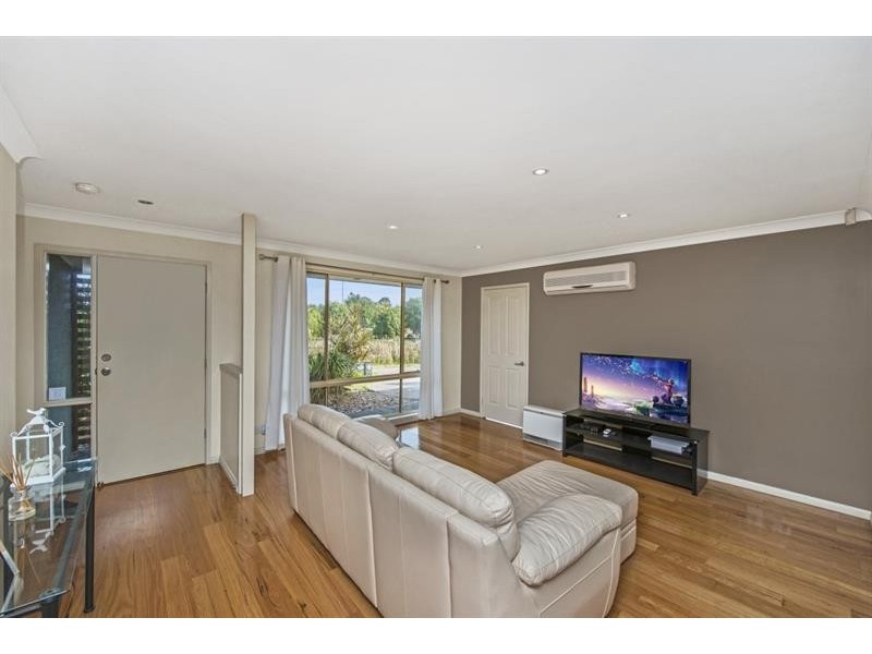 10 Viewmont Way, Woongarrah NSW 2259