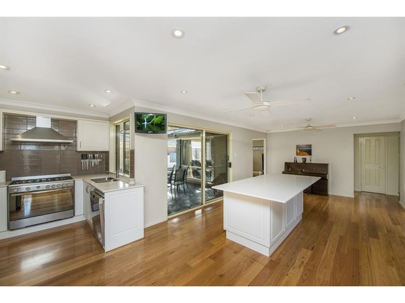 10 Viewmont Way, Woongarrah NSW 2259