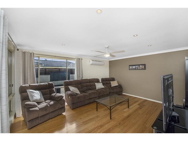 10 Viewmont Way, Woongarrah NSW 2259