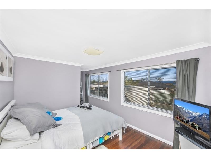 12 Sadie Ave, Gorokan NSW 2263