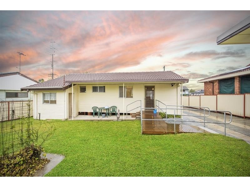 38 Maxwell Ave, Gorokan NSW 2263