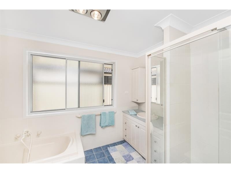 42 Irving Ct, Hamlyn Terrace NSW 2259