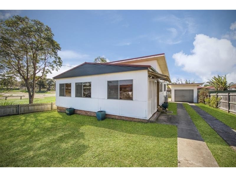 79 Ocean View Rd, Gorokan NSW 2263