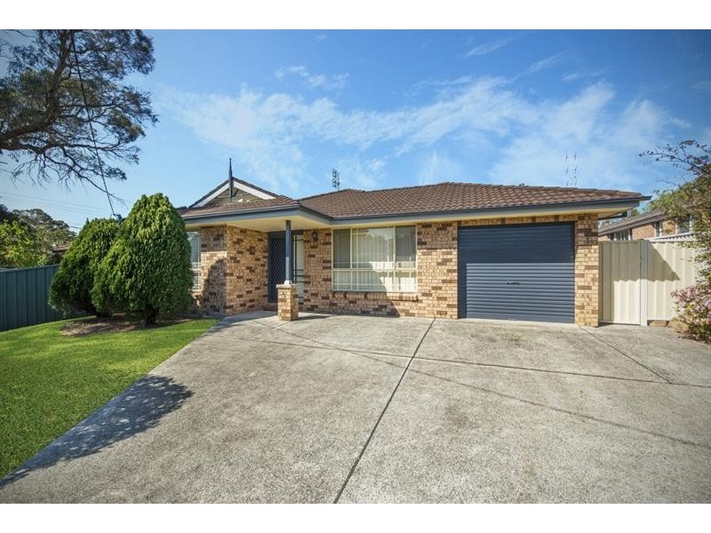 15 Pearce Rd, Kanwal NSW 2259