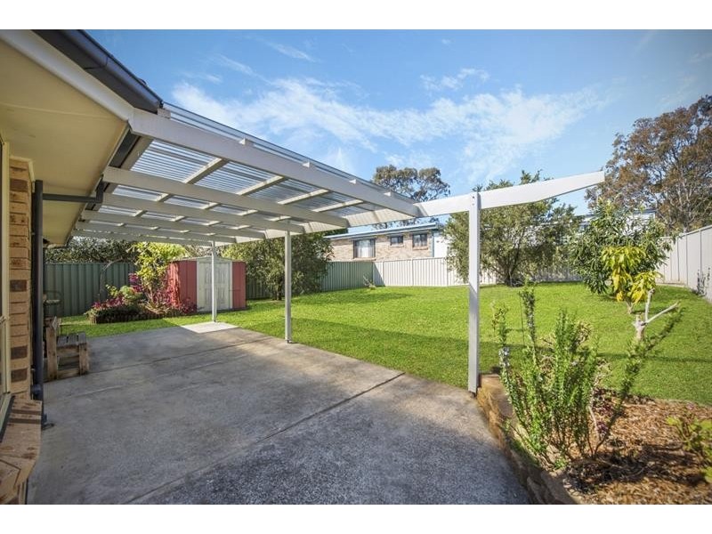 15 Pearce Rd, Kanwal NSW 2259