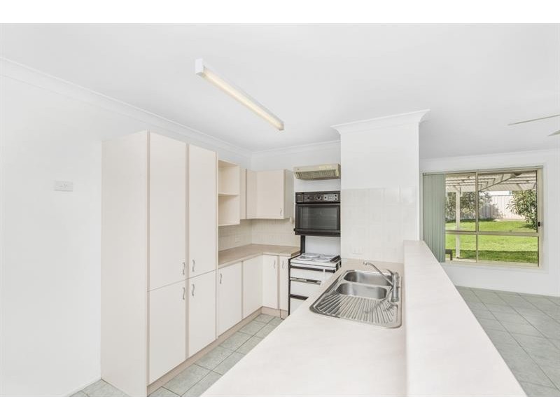 15 Pearce Rd, Kanwal NSW 2259