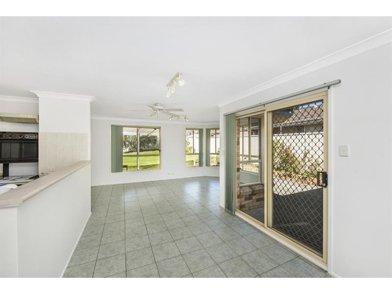 15 Pearce Rd, Kanwal NSW 2259