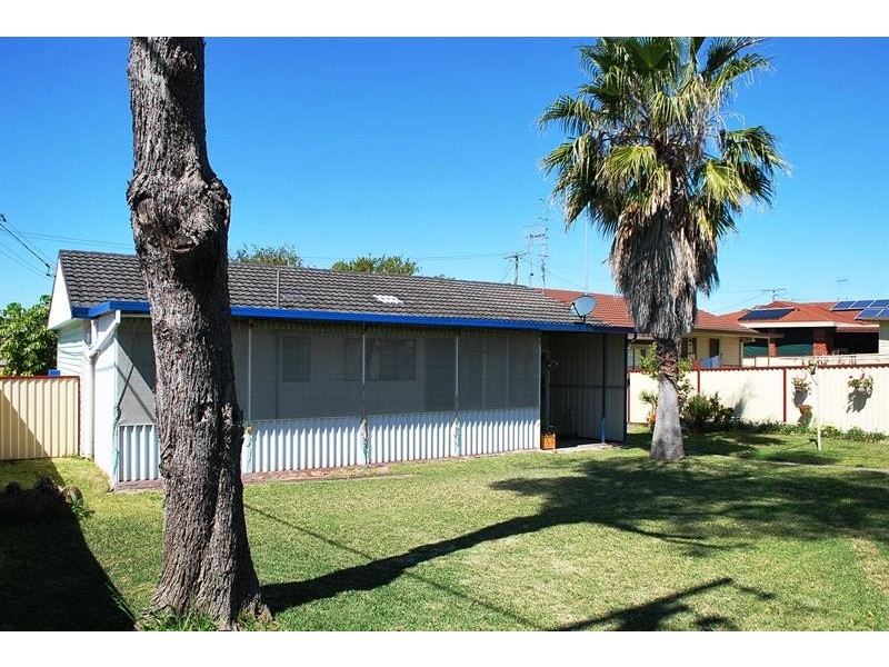 40 Maxwell Ave, Gorokan NSW 2263