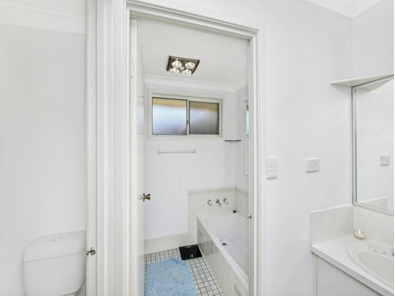 11 White Swan Ave, Blue Haven NSW 2262