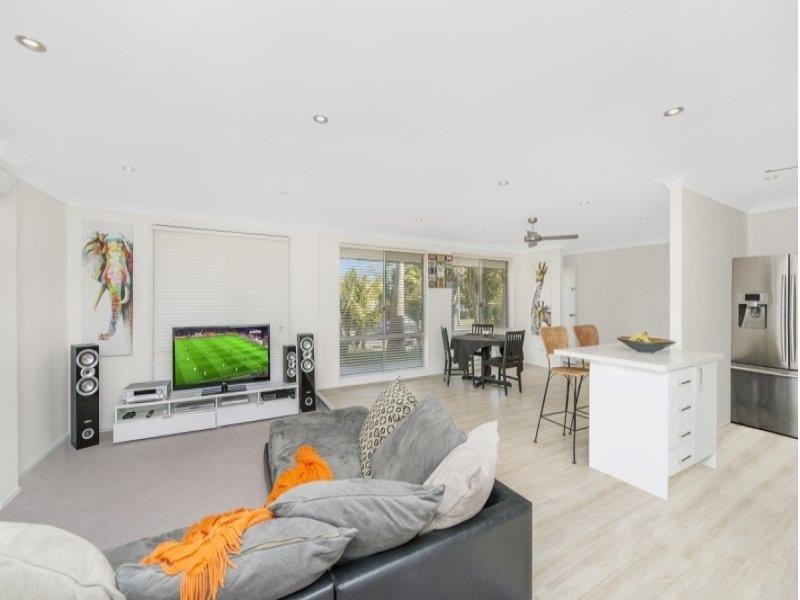 11 White Swan Ave, Blue Haven NSW 2262