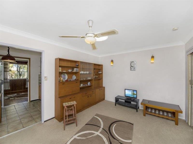 4 Jetty Avenue, Charmhaven NSW 2263