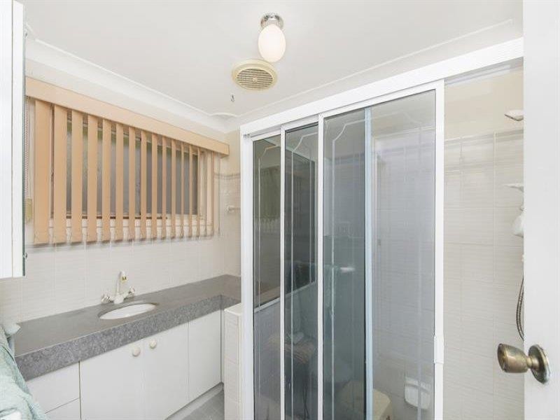 4 Jetty Avenue, Charmhaven NSW 2263