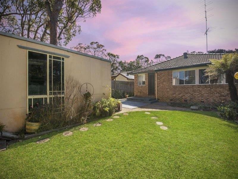 4 Jetty Avenue, Charmhaven NSW 2263