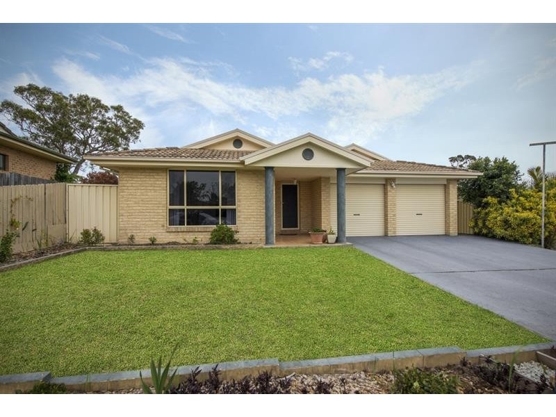 8 Woodside Ct, Lake Haven NSW 2263