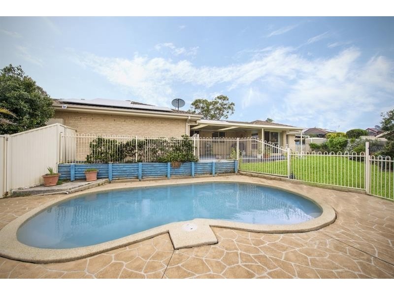 8 Woodside Ct, Lake Haven NSW 2263